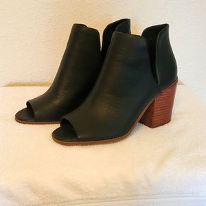 Sole Society peep toe booties size 11